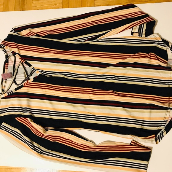 V-neck, longed sleeve stripped shirt - Picture 1 of 5